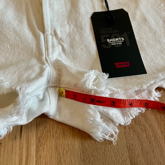 Levi's 501 White Cut-Off Jean Shorts Size 29 - Picture 5 of 6